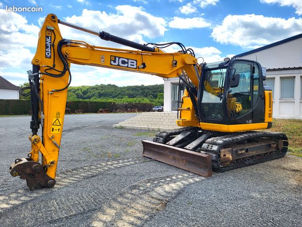 Pelle sur chenilles JCB JZ 140 LC lame pads et volée variable