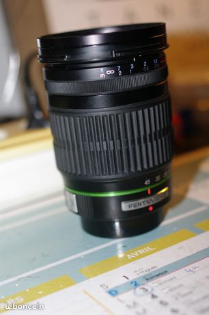 Pentax K100D + deux zooms Pentax le 18/55mm de base et le f416/45mm à ouverture fixe