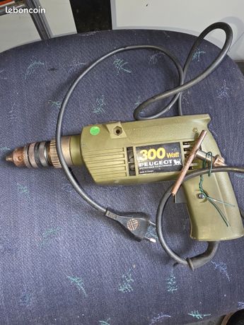 Perceuse Peugeot 300wtrès légère peu servi
