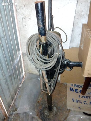 Perceuse sur socle