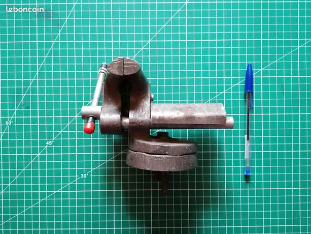 Petit étau d'établi base tournante