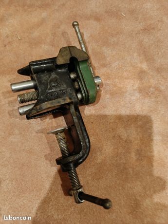 Petit étau vintage à mors parallèle USSR - bijoutier