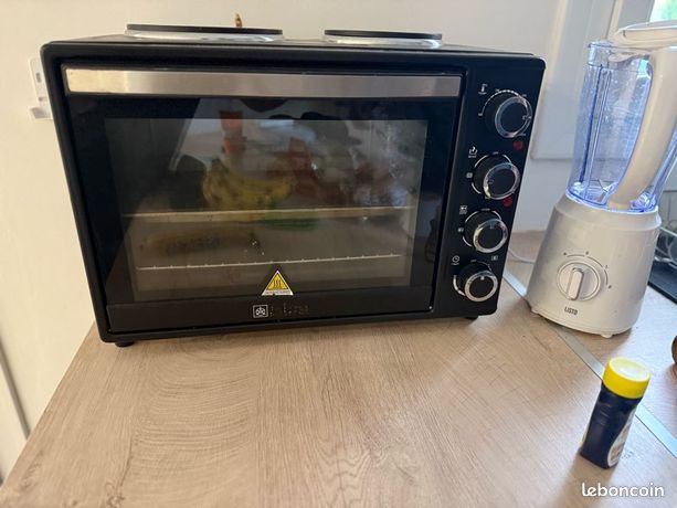 Petit four + 2 plaques de cuisson