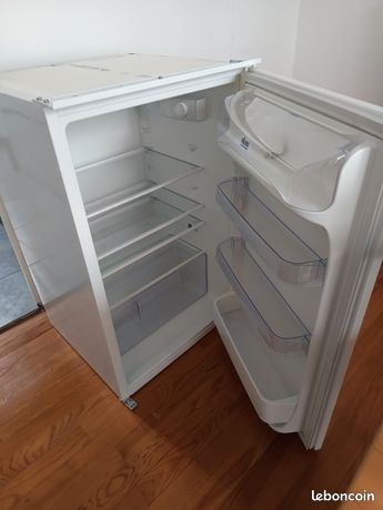 Petit frigo encastrable Faure