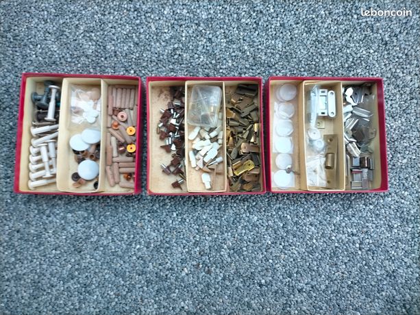 Petit matériel pour assemblage et étagères