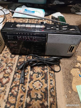 Petit poste radio cassette Sony