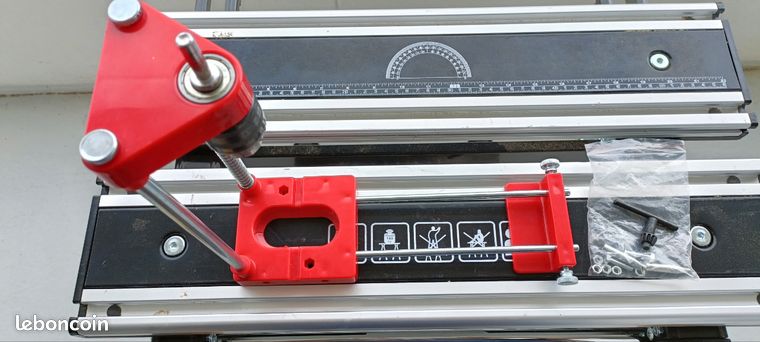 Petite colonne et guide de perçage