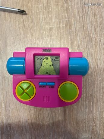 Petite console jeux SAVIE fourmi