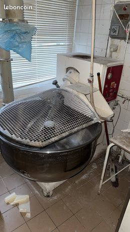 Pétrin axe oblique Lambert 45 litres de coulage/120kg de pâte