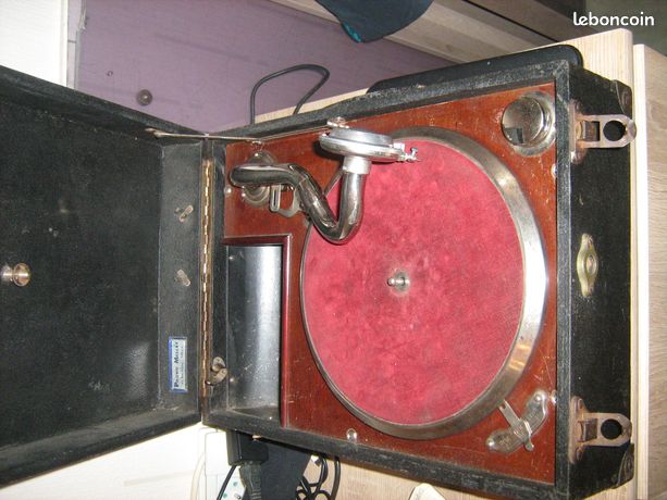 Phonographe pavillon intérieur