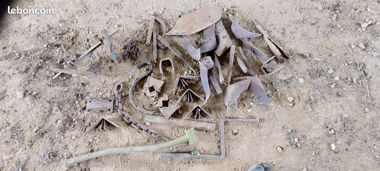 Piece agricole vielle ancienne charrue cultivateur