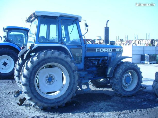 Pieces detachees de tracteur 8210 iii