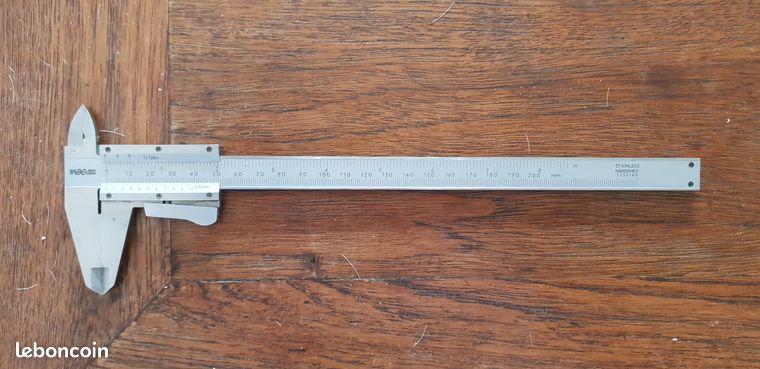 Pied à coulisse 200mm