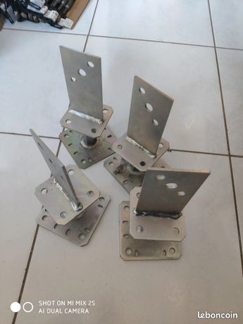 Pied de poteau réglable en âme double platine en acier bichromaté