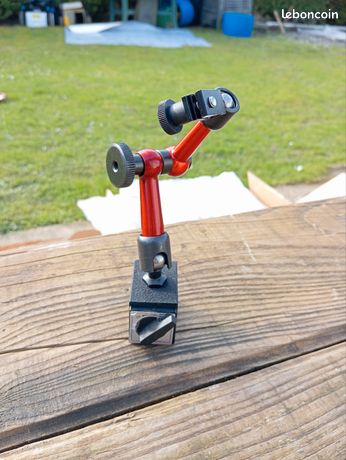 Pied magnétique pour comparateur