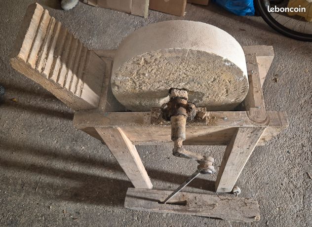 Pierre à affuter à l'eau