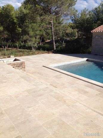 Pierre travertin colle comprise chez Apex Pierre