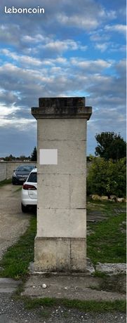 Pilier en pierre de taille