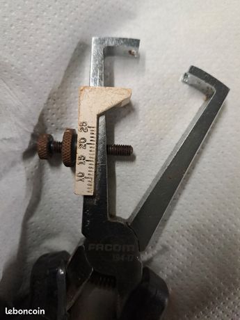 Pince a denuder facom