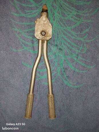 Pince à riveter