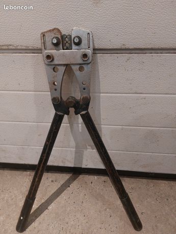 Pince à sertir les cosses