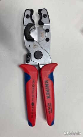 Pince coupe tube PER/Multicouche/Gaine - Knipex