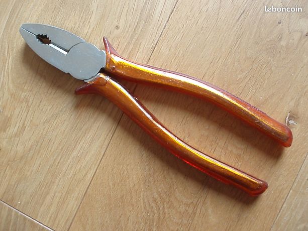 Pince universelle Facom Isoryl