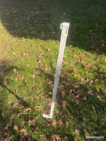 Piquets de cloture électrique