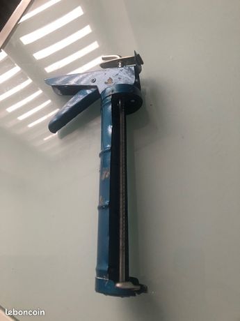 Pistolet à cartouche