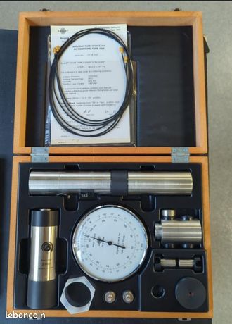 Pistonphone Brüel & Kjær Type 4220 Calibreur son 124 dB