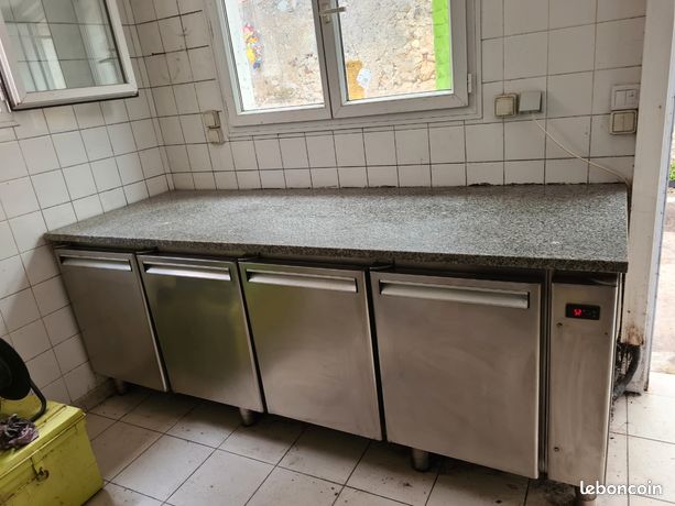 Plan de pâtissier avec marbre ,meuble 4 portes inox