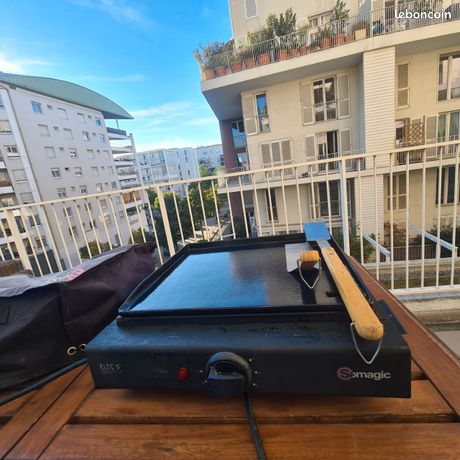 Plancha electrique en fonte + accessoires