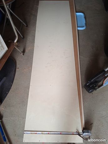 Planches dernière de l'armoire