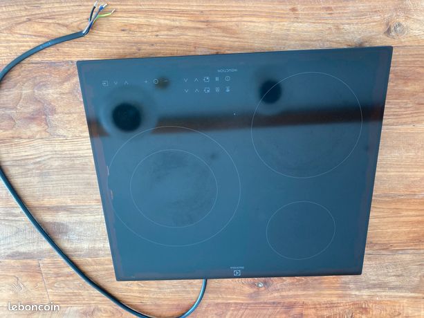 Plaque de cuisson à induction ELECTROLUX LIT60330C 3 foyers 7350 watts
