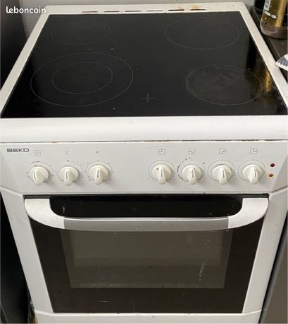 Plaque de cuisson avec four Beko