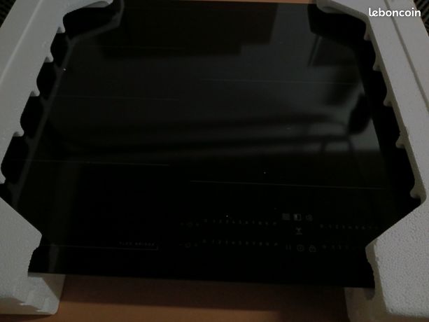 Plaque de cuisson Induction AEG Série 6000 FlexiBridge 60 cm Zone FlexibleTI64IG00FB