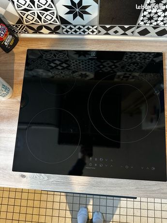 Plaque de cuisson induction electrolux