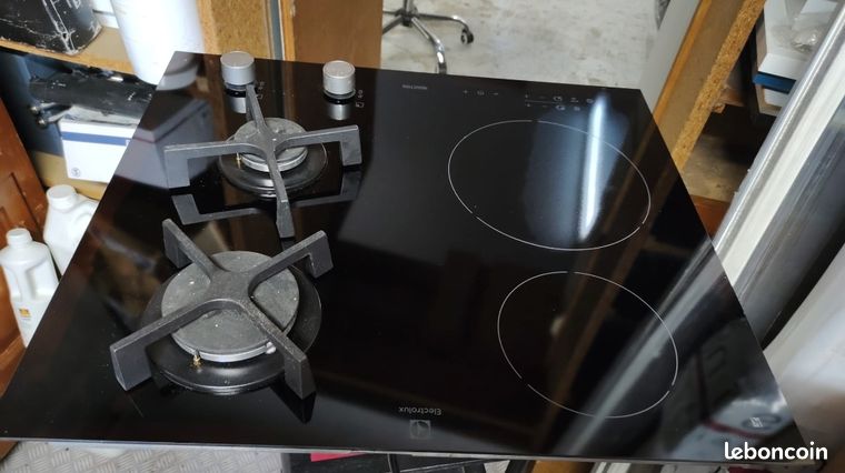 Plaque de cuisson induction et gaz