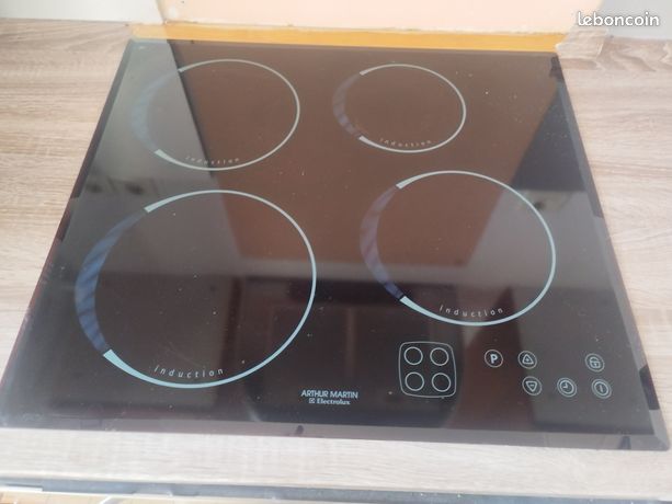 Plaque induction 4 feux Arthur Martin Electrolux