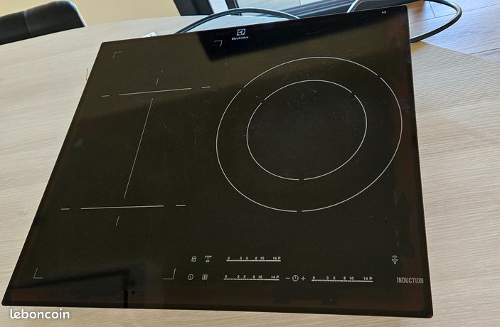Plaque induction Eletrolux