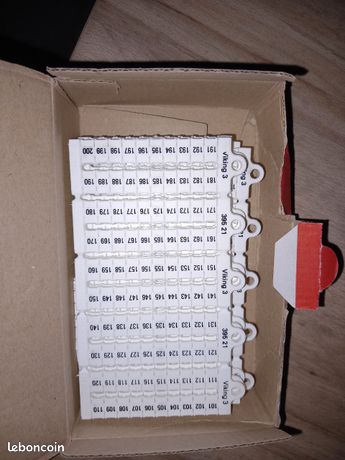 Plaque repères à lecture horizontale pour bloc de jonction viking 3 pas 6mm avec chiffres 101 à 200
