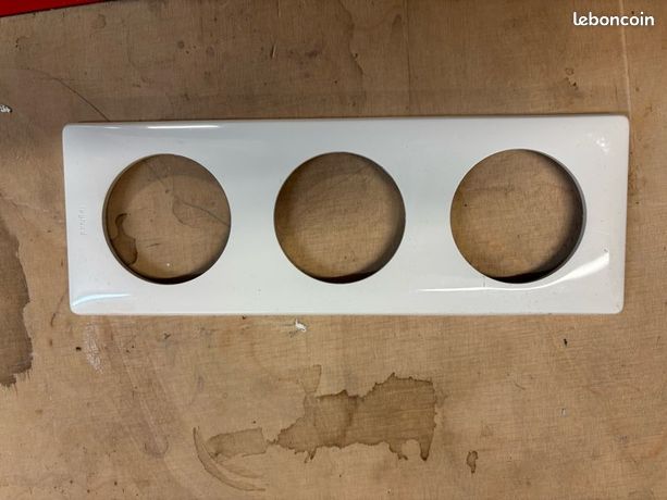 Plaque triple Legrand celiane