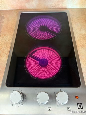 Plaque vitrocéramique 2 feux Electrolux