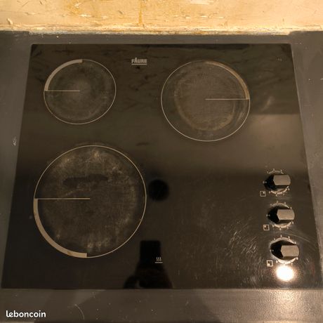 Plaque vitrocéramique Faure 3 feux