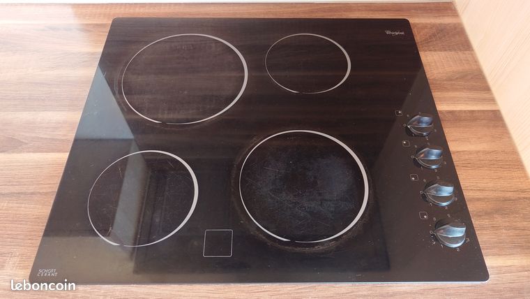 Plaque de cuisson vitroceramique Whirlpool AKM 903