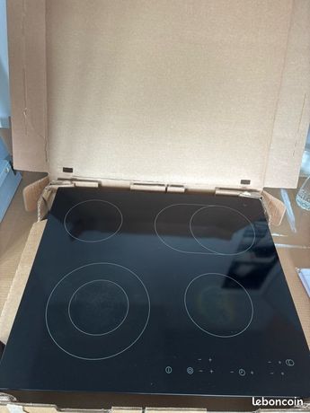 Plaque vitrocéramique IKEA