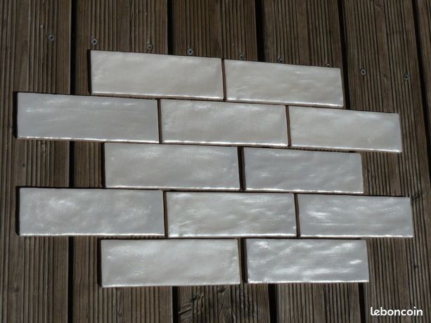Plaques de carrelage 6.5 cm x 20 cm