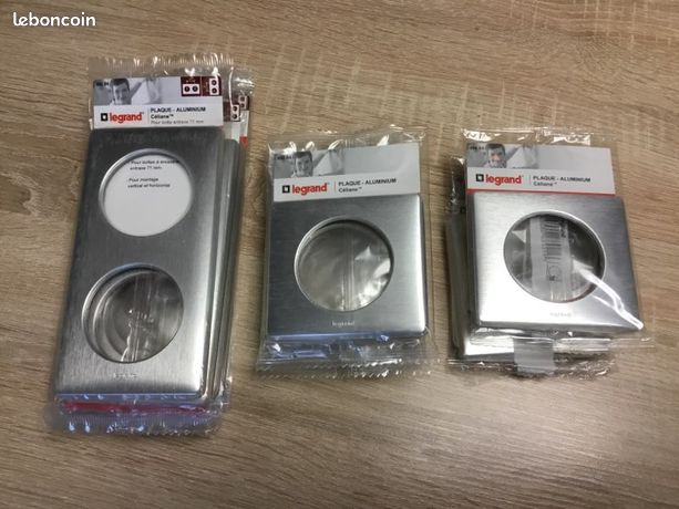 Plaques de finition aluminium LEGRAND Céliane