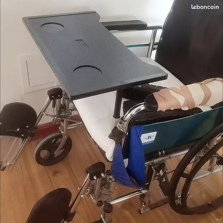 Plateau pour fauteuil roulant