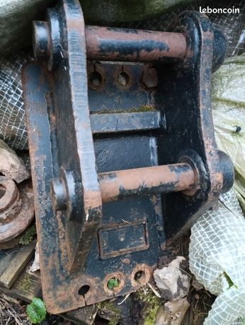 Platine à boulonner pour brise-roche ou tarrière Mini pelle